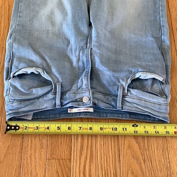 Levi’s Jeans Light Washed Mid Rise Skinny straight leg size 31 - Picture 9 of 11